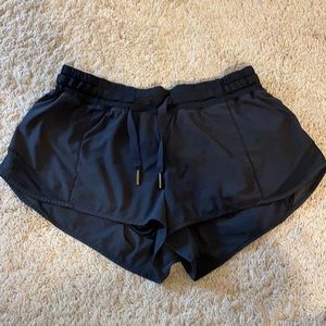 Lululemon Hotty Hot Low Rise Short 2.5"